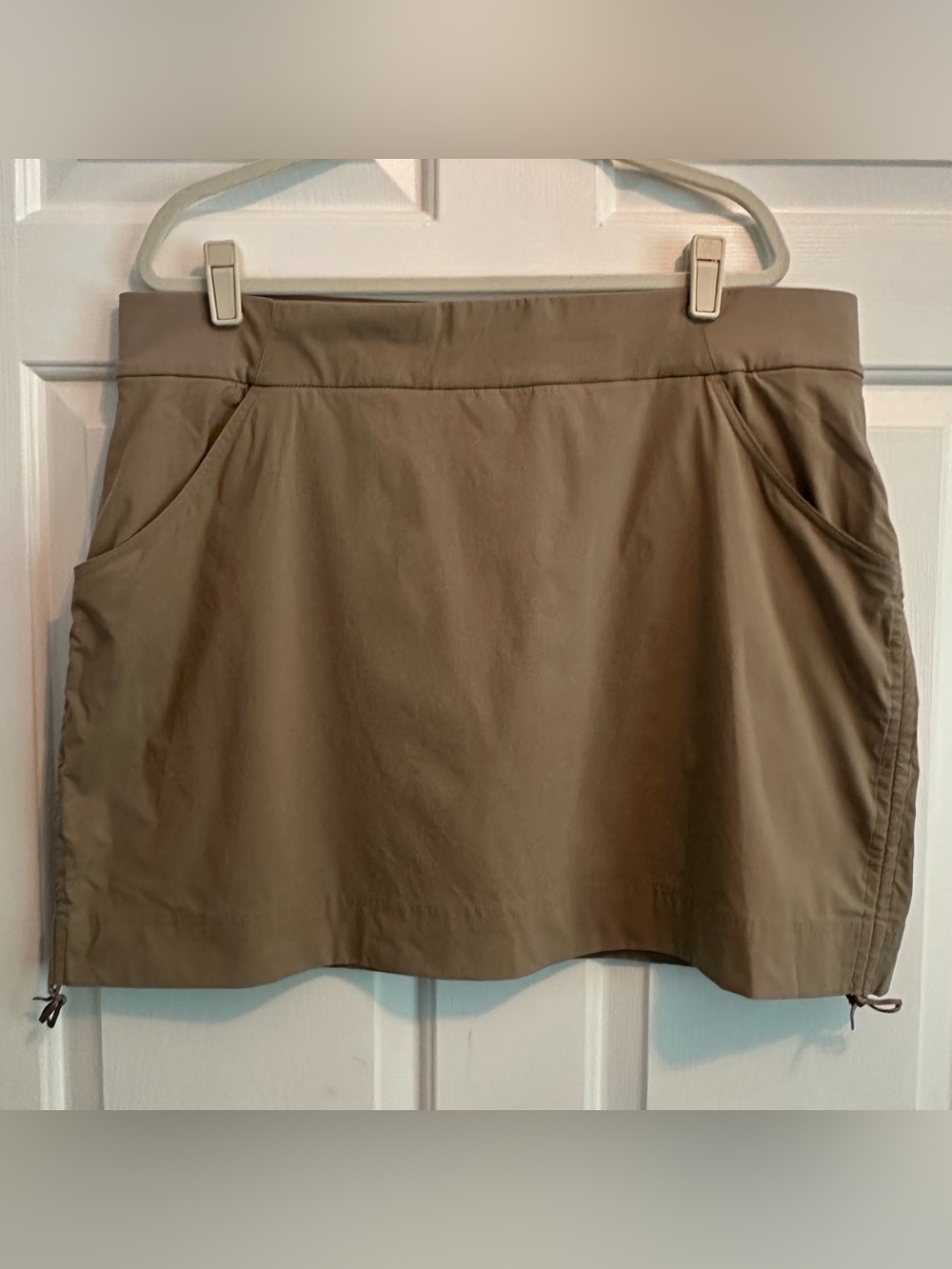 Columbia Dark Khaki Athletic All Seasons Ruched Skort